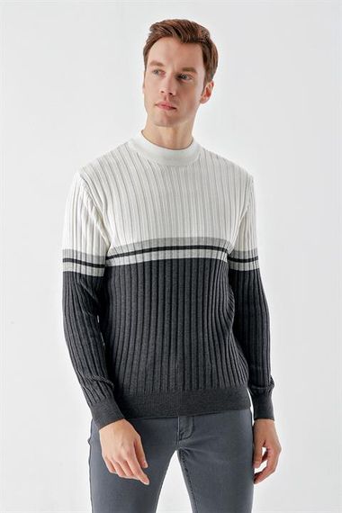 Мужской антрацитовый свитер с панелями, воротником-бато и динамичным облегающим кроем, 50% хлопок, 50% акрил, длинный рукав - фото 3