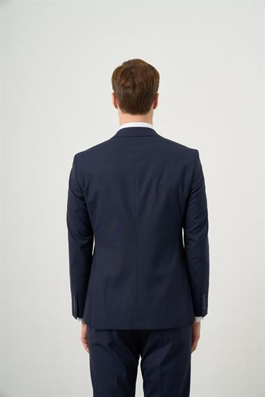 بدلة Morven الرجالية من الصوف باللون الأزرق الداكن والبلاتينيوم ونمط سادة بقصة ضيقة وياقة مدببة - صورة 5