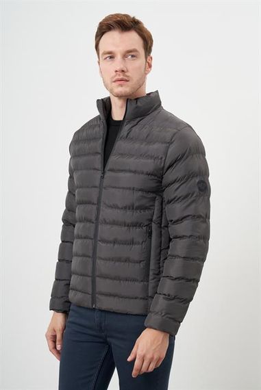 Morven Erkek Haki Edmonton Dinamik Fit Dar Kesim Kısa Kapitone Mont - photo 3