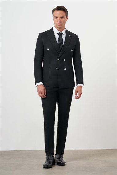 Мужской черный поливискозный стильный пиджак slim fit с острым воротником и двойным разрезом - фото 3