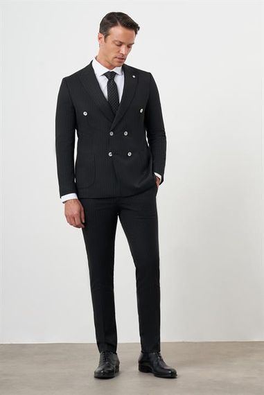 Мужской черный поливискозный стильный пиджак slim fit с острым воротником и двойным разрезом - фото 5