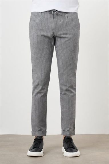 Мужские черные джоггеры из хлопка и льна, облегающая посадка, 87% хлопок, 11% лен, 2% эластан, с карманами и шнурками - фото 1