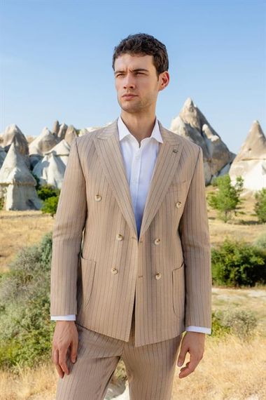 Мужская куртка с открытым каштановым цветом, приталенный крой, острые лацканы, карманы, без подкладки, двойные разрезы, размеры 44-54 - фото 1