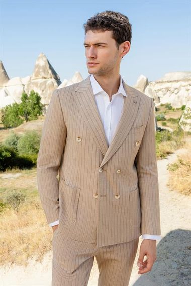 Мужская куртка с открытым каштановым цветом, приталенный крой, острые лацканы, карманы, без подкладки, двойные разрезы, размеры 44-54 - фото 3