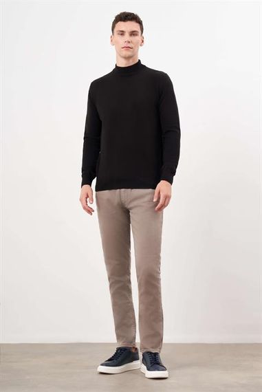 Мужской черный базовый трикотажный свитер полуполо Dynamic Fit свободного кроя - фото 4