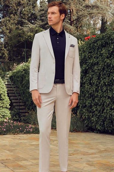 بدلة رجالية رمادية بأزرار بلون موحد وتصميم عصري بستايل ضيق من مرفن مصنوع من البوليستر والفيكسون. - صورة 3