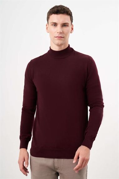 كنزة رجالية كاجوال بولو نصف زين برباط دايناميك فيت باللون العنابي الداكن مصنوعة من 50% قطن و50% أكريليك - صورة 3