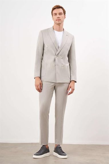 Мужской бежевый поливискозный стильный костюм с острым воротником и узким кроем, 64% полиэстер, 34% вискоза, 2% лайкра - фото 4