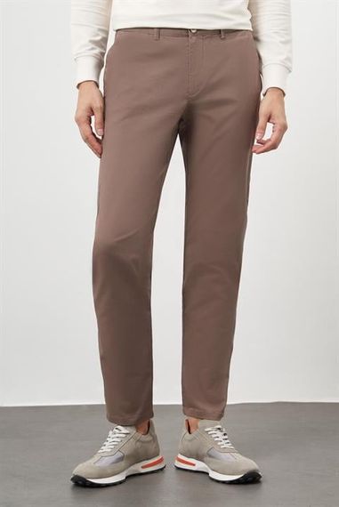 Мужские брюки чинос Morven, коричневые, из 98% хлопка и 2% лайкры, slim fit, с боковыми карманами, модель 44 - фото 4