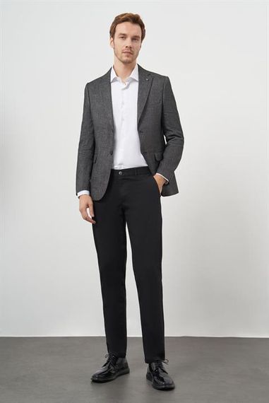 Чоловічий класичний піджак Morven у сірому кольорі, slim fit, 65% поліестер, 35% віскоза, з об'ємними кишенями та ґудзиковою застібкою - фото 3