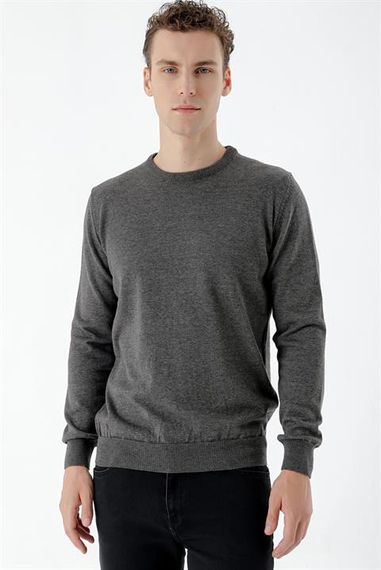 Мужской фюме базовый свитер с круглым вырезом Dynamic Fit удобного кроя - фото 1