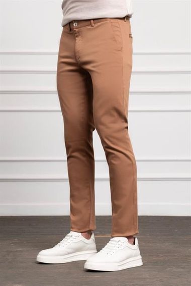 Morven Erkek Camel Slim Fit Dar Kesim Chino Pantolon - صورة 2