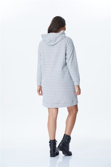 Длинное платье с капюшоном и длинным рукавом для больших размеров, геометрический рисунок, свободный крой, трикотаж, открытый синий цвет - фото 3