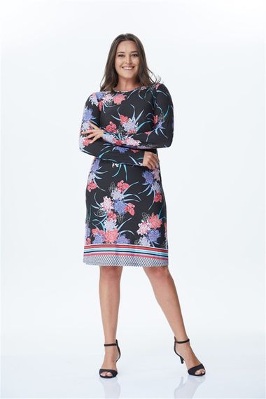 Резинка с рисунком для полных женщин, цвет черный, стандартный крой, длинные рукава, состав: 96% вискоза, 4% эластан, длина до колен - фото 3