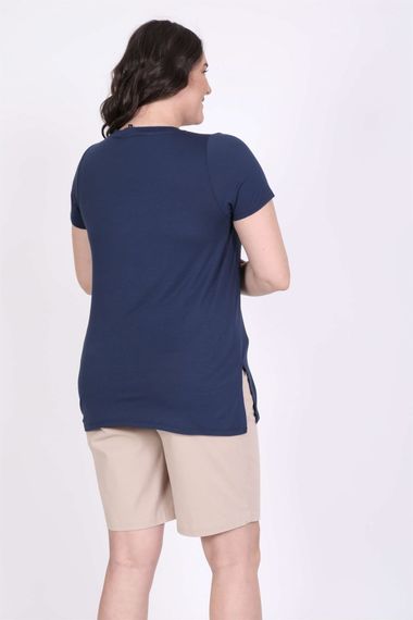 V-Neck T-Shirt - photo 3