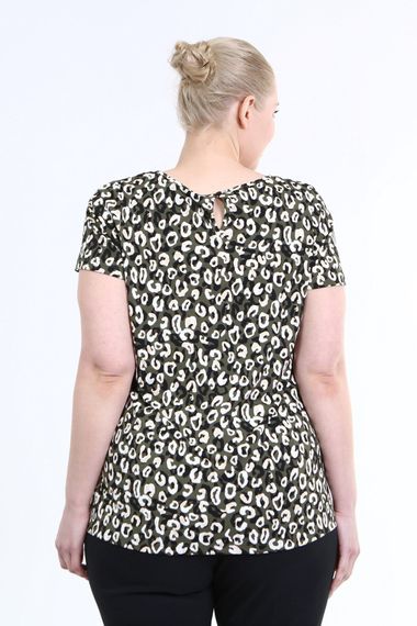 Футболка великих розмірів з круглим вирізом, коротким рукавом та яскравим малюнком, 100% поліестер, довжина 74 см, колір: хакі - фото 5