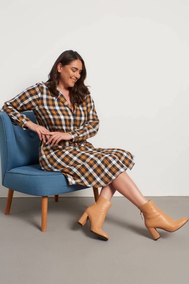 Рубашечное платье с поясом, в клетку, длинным рукавом, удобный крой, 100% вискоза, подходит для больших размеров, доступно в многоцветной расцветке - фото 2