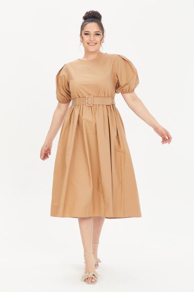 Сукня з поясом з попліну для великих розмірів, стильний балетний виріз, рукава типу «пачі», 100% бавовна, довжина 125 см, колір бежевий - фото 1