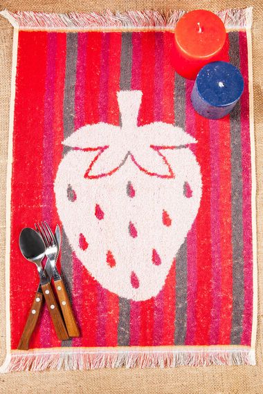 Hiera Berry Kitchen Towel