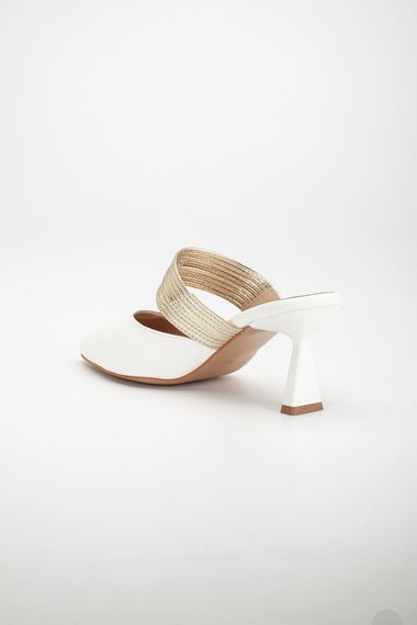 Женские белые туфли на каблуке из кожи - фото 3