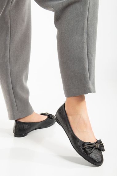 Чорні блискучі балетки Loyan з ортопедичною підошвою та декором у вигляді каміння, висота підборів 1 см, для щоденного використання. - фото 2