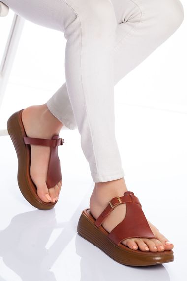 Сандалі Cora з натуральної шкіри, колір: коричневий, підошва: поліуретан, висота підошви: 5 см, розміри: 36-40 - фото 1