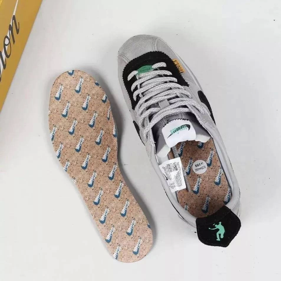 Erkek Nike Cortez Un/La Ayakkabı - Gri - fotoğraf 2