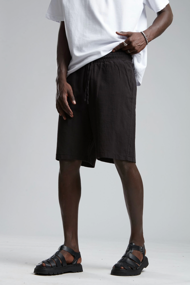 شورت كتان رجالي بأسفل مرن - أسود، متوفر بمقاسات S، M، L، XL، XXL - صورة 2