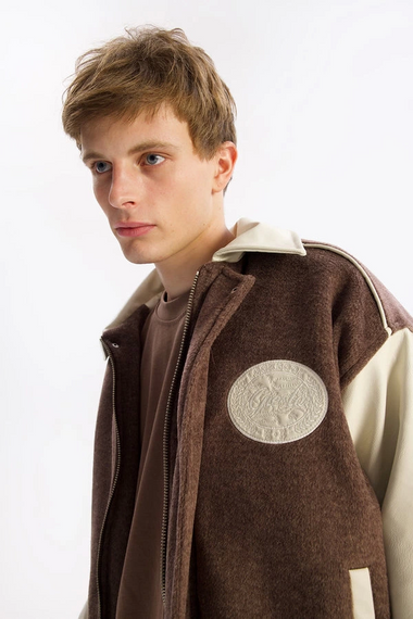 Чоловічий оверсайз бомбер з кашеміру - коричневий - фото 5
