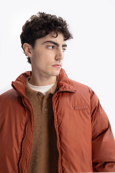 جاكت بارد للرجال oversized مع حشوة جل - أحمر، ياقة عالية، أكمام طويلة مع كفوف مطاطية، جيوب بجيوب وفتحة بسحاب - صورة 5