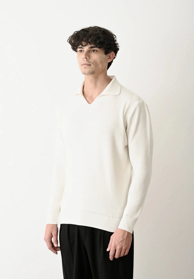 بولو ياقة طويلة للرجال مصنوعة من ألياف التريكو - باللون الأبيض، متوفرة بمقاسات: S, M, L, XL - صورة 4