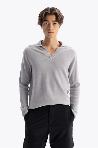 Чоловічий пуловер з довгим рукавом, з трикотажу, сірого кольору, поло-воротник, розміри S-XL, стильний та комфортний для будь-якої фігури - фото 4