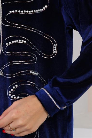 طقم هودي نسائي مخملي مطرز بالأحجار - أزرق داكن - صورة 5