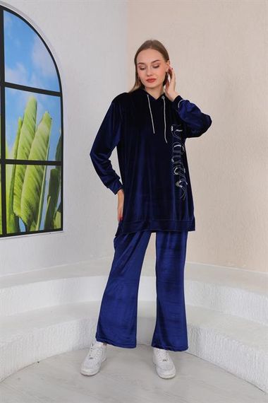 طقم هودي نسائي مخملي مطرز بالأحجار - أزرق داكن - صورة 4