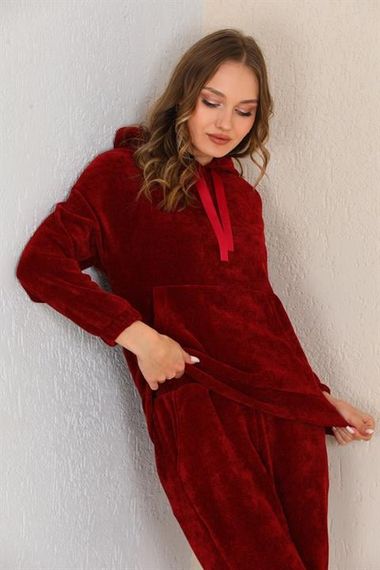 Жіночий бордовий велюровий спортивний костюм з капюшоном та кишенями, м'який та елегантний для осені та зими - фото 4