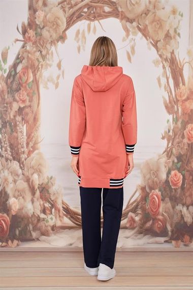 Спортивний жіночий комплект з капюшоном, 2 частини, персикового кольору, високоякісна тканина, з кишенями та деталями у вигляді смужок - фото 2