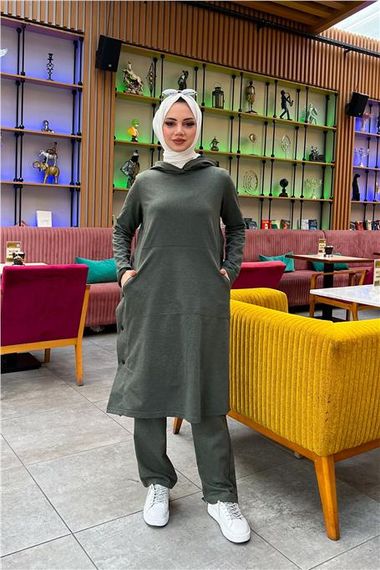 Спортивний комплект з капюшоном та кнопками: подовжена туника і брюки, простий дизайн, кольори хаки, 80% бавовна, підходить для всіх сезонів - фото 2