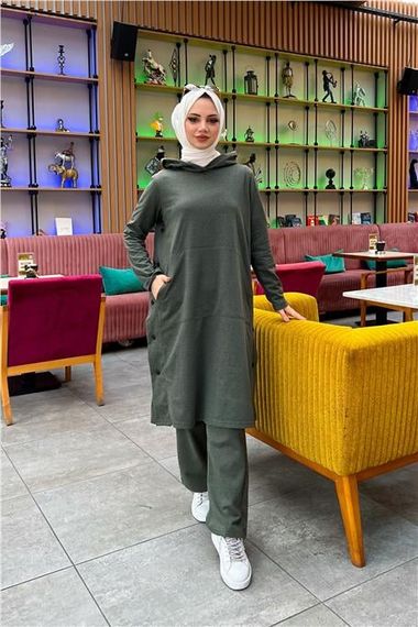 Спортивний комплект з капюшоном та кнопками: подовжена туника і брюки, простий дизайн, кольори хаки, 80% бавовна, підходить для всіх сезонів - фото 5