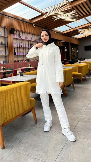 Спортивный комплект с жаккардовым рисунком, регулируемым капюшоном, штанами, доступный в размерах 38-46, кремовый цвет - фото 5