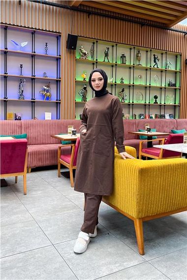 Сучасний спортивний комплект: подовжена туніка з двома кишенями, брюки, коричневий, еластичний матеріал, для чотирьох сезонів, рр. 38-46 - фото 3