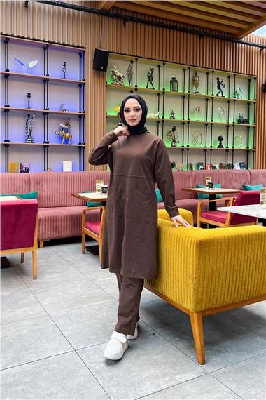 Сучасний спортивний комплект: подовжена туніка з двома кишенями, брюки, коричневий, еластичний матеріал, для чотирьох сезонів, рр. 38-46 - фото 4