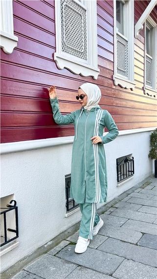 Fermuarlı Kapşonlu Uzun Tunik Pantolon İkili Tesettür Eşofman Takımı - 03077 - Çağla Yeşili - fotoğraf 4