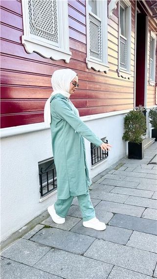 Fermuarlı Kapşonlu Uzun Tunik Pantolon İkili Tesettür Eşofman Takımı - 03077 - Çağla Yeşili - fotoğraf 5