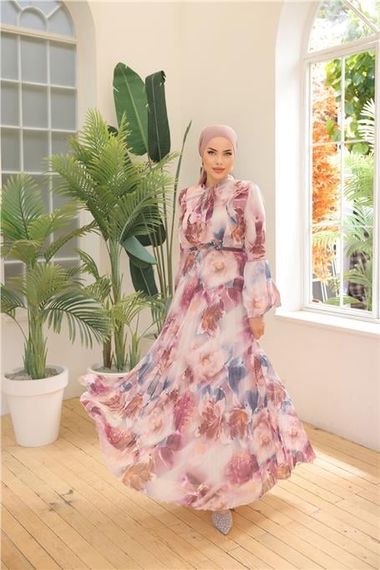 فستان شيفون طويل مزين بحزام - 50001 - اللون البنفسجي متوفر بمقاسات متعددة - صورة 1