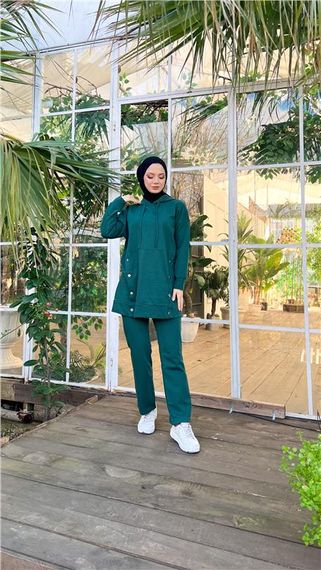 طقم رياضي قصير بغطاء رأس مع تفاصيل أزرار مزود بألوان نيفتي متاح بمقاسات متنوعة - صورة 4