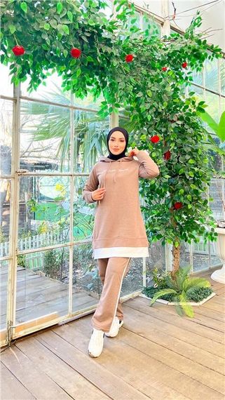 طقم الرياضة القصير ذو القرص المطبوعة مع تفاصيل الجيب بديل مع كابوشون باللون الفيزون والقياسات المتاحة 40-48 - صورة 2