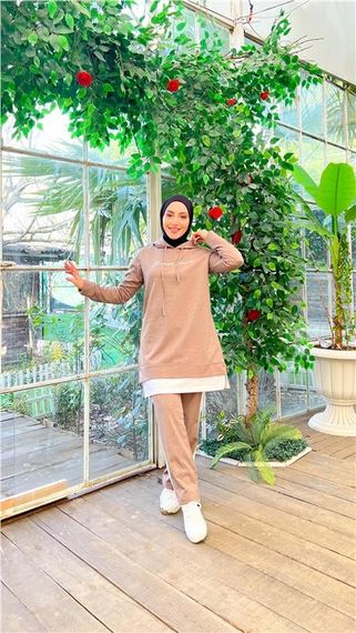 طقم الرياضة القصير ذو القرص المطبوعة مع تفاصيل الجيب بديل مع كابوشون باللون الفيزون والقياسات المتاحة 40-48 - صورة 5