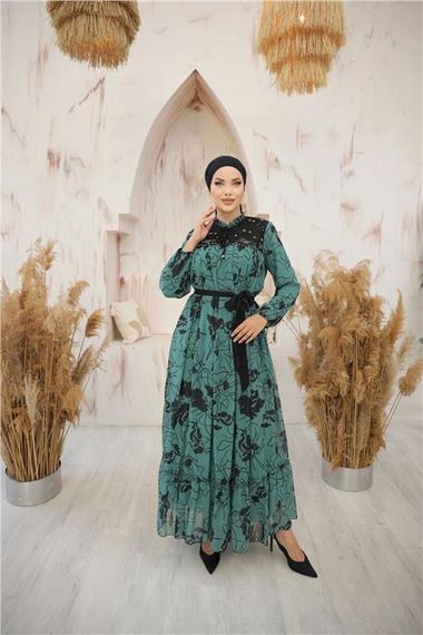 Длинное шифоновое платье с узором и завязками на шее и пояса, цвет - мятный зеленый, размер 38-46 - фото 4