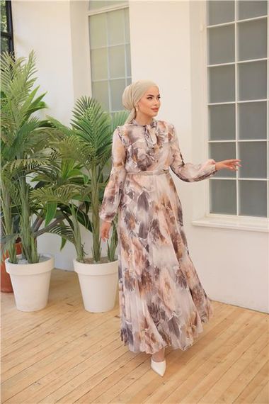 Длинное шифоновое платье с узором и поясом, цвет визон, размеры 38-46, марка Bwest - фото 3