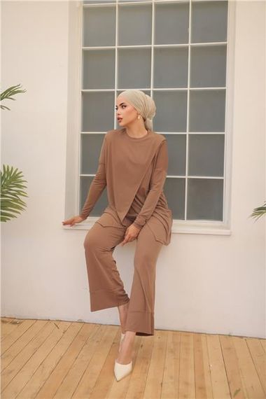 Асиметричний комбінезон для жінок - 71191 - Молочна кави, спортивний одяг, доступні розміри 38-46 - фото 4